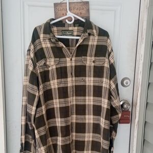 Men's LL Bean Thick Flannel XLT Beautiful Shirt